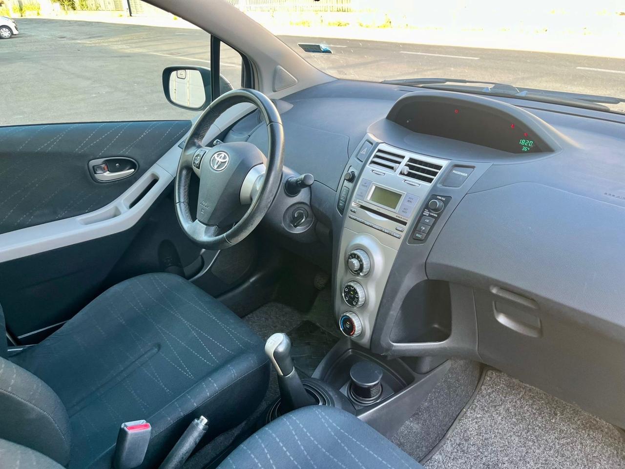 Toyota Yaris 1.3benz 2008 138.000km per neopatentati