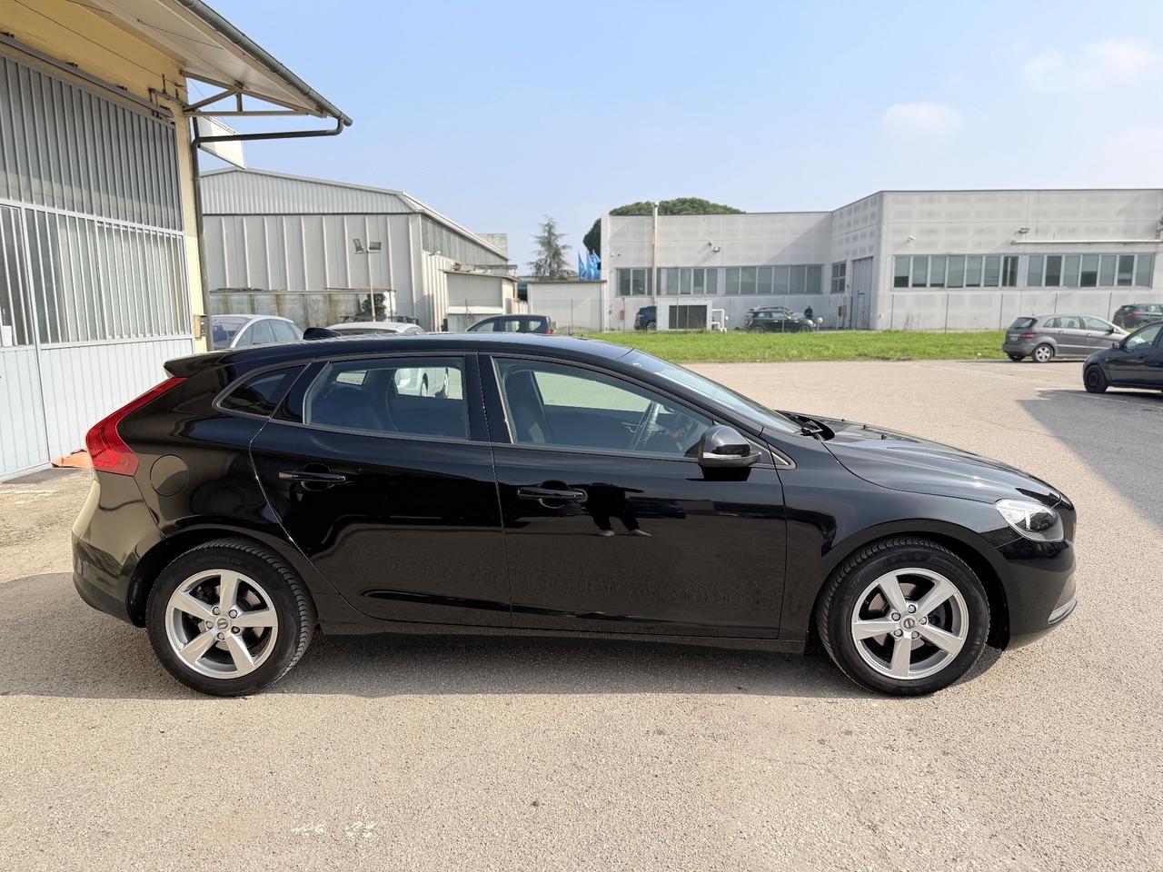 Volvo V40 D2 R-design euro6 2.0d 120cv