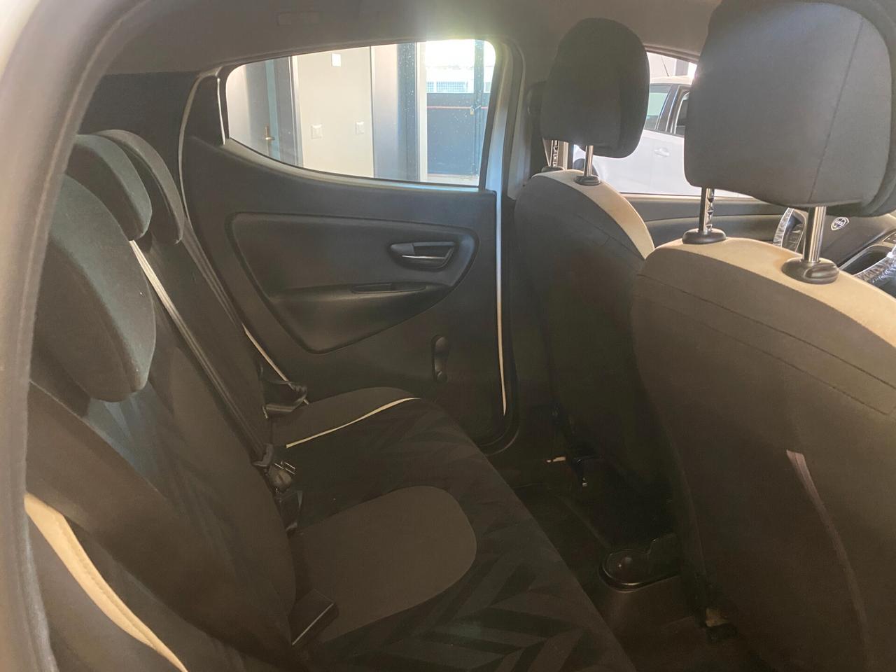 Lancia Ypsilon 1.2 69 CV 5 porte Gold