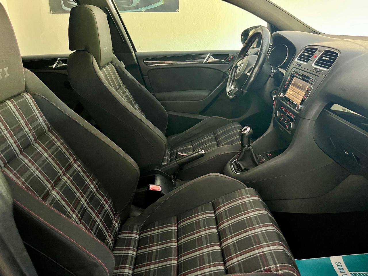 Volkswagen Golf VI GTI 2.0 Turbo benzina - 2011