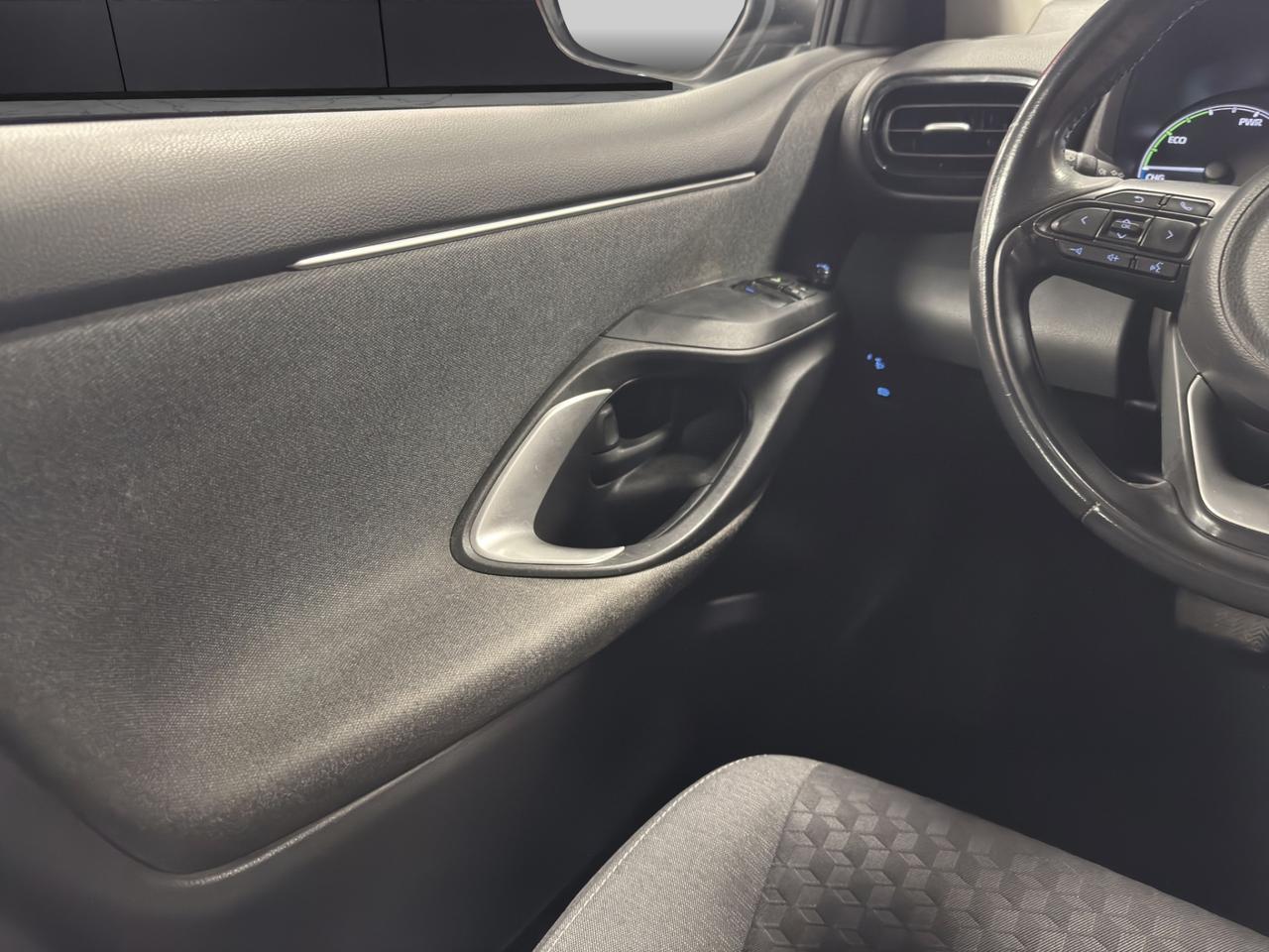 Toyota Yaris 1.5h Business