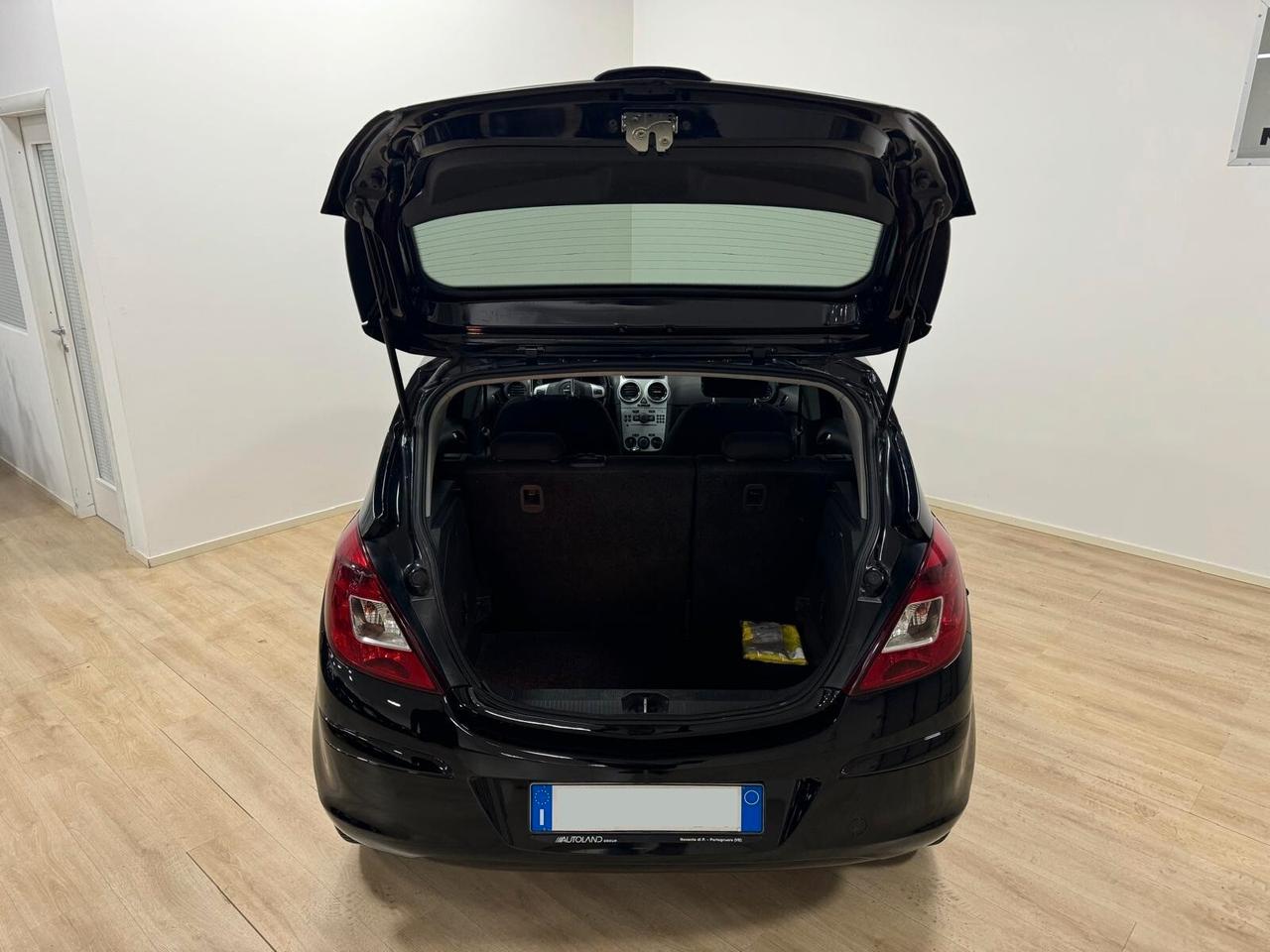 Opel Corsa 1.2 85CV 5 porte GPL