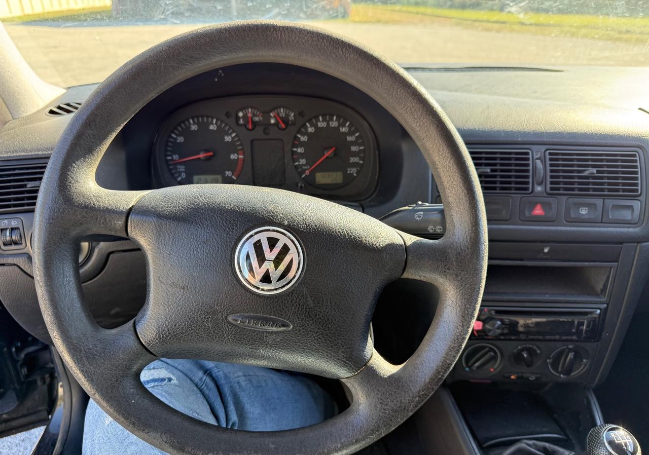 Volkswagen Golf 1.4 Benzina 75cavalli Neopatentati