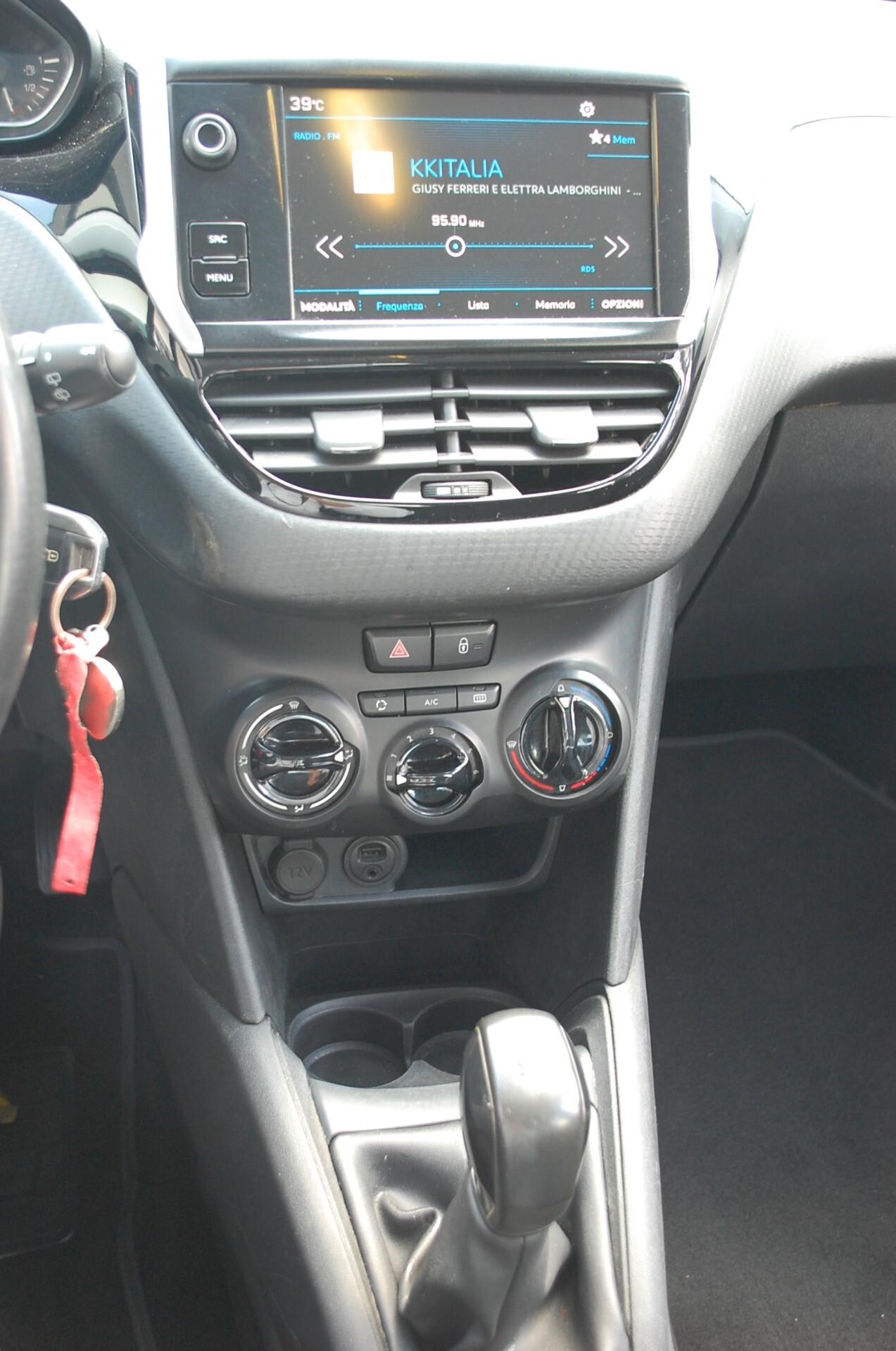 Peugeot 208 5p 1.2 puretech Active gpl 82CV Uff Italy USB