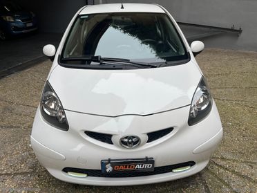 TOYOTA Aygo 1.0 12V VVT-i 5p. Cool Soda Conn.
