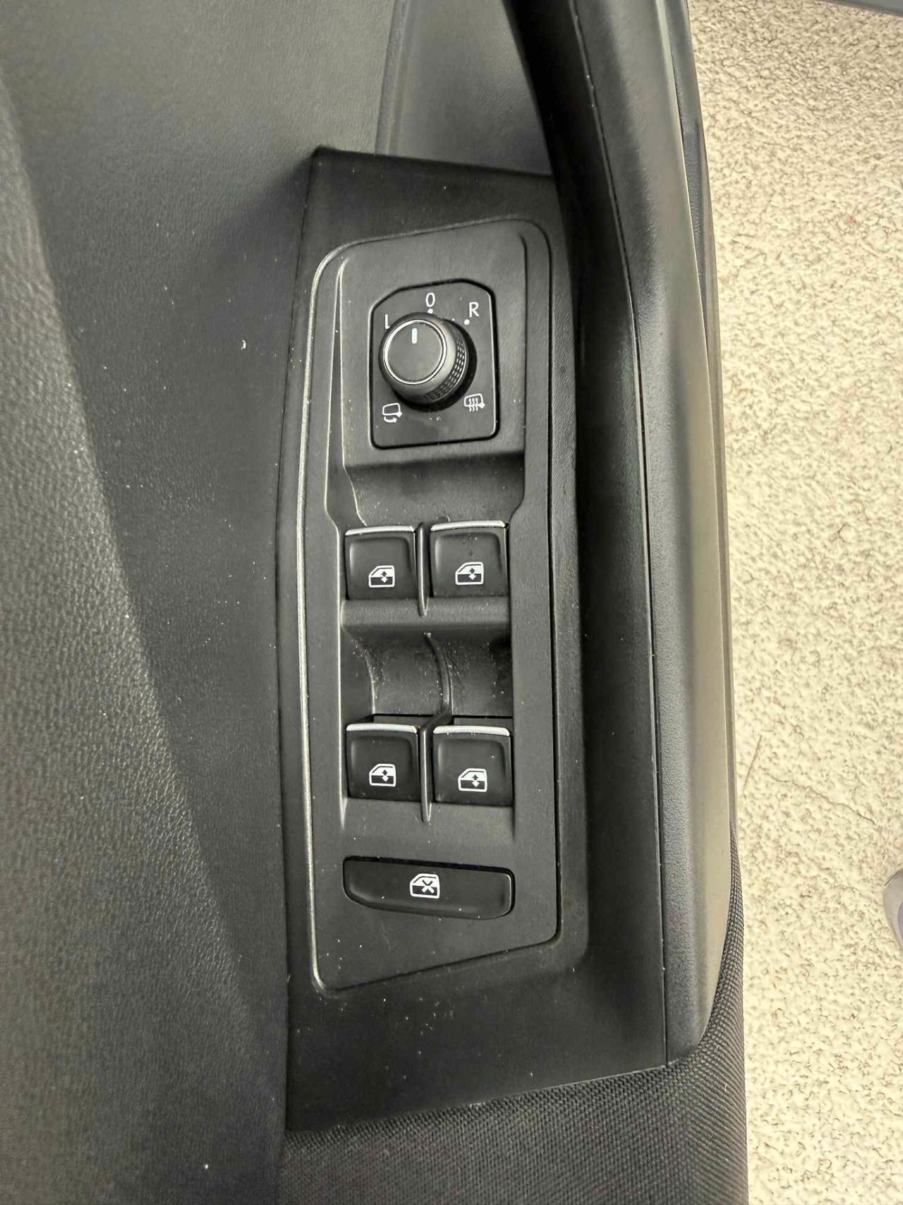 Volkswagen T-Roc 1.6 Style VIRTUAL COCKPIT