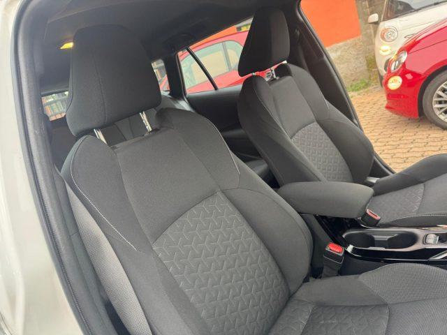 TOYOTA Corolla Touring 1.8 Hybrid Business(AUTOCARRO N1)