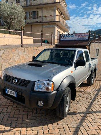 Nissan np 300 2.5 diesel