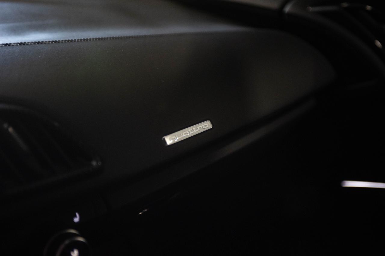 Audi R8 Coupé V10 quattro S tronic performance