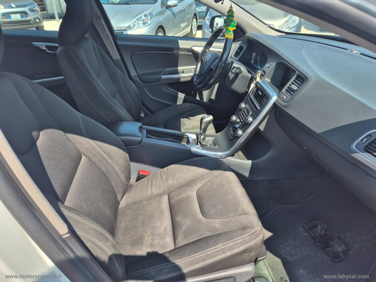 VOLVO V60 D2 Business
