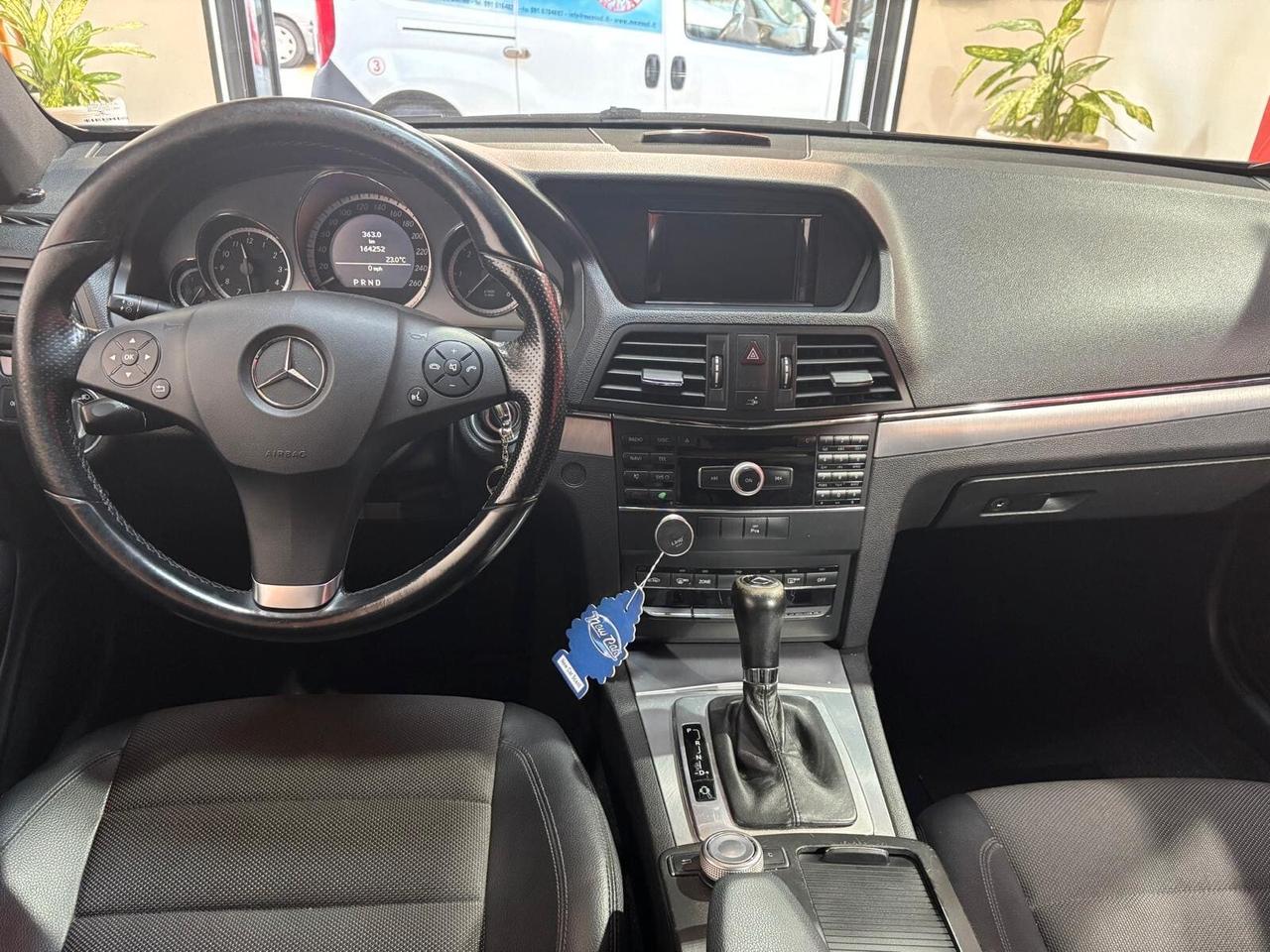 Mercedes-benz E 220 CDI Coupé BlueEFFICIENCY