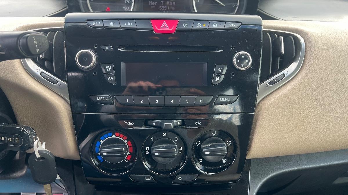 LANCIA - Ypsilon 1.3 mjt Gold c/CL s&s 95cv
