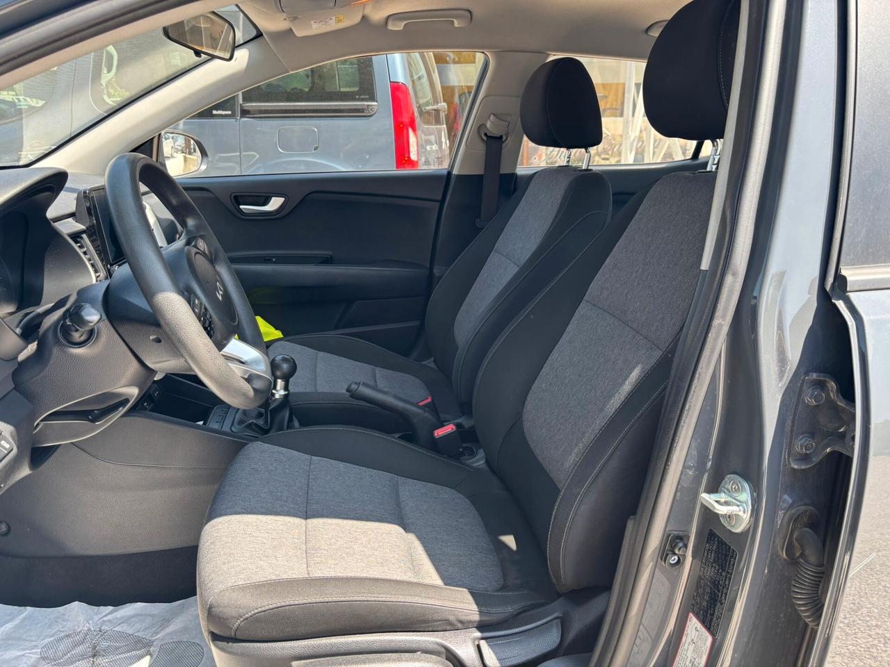 KIA STONIC 1.2 DPI - 2022