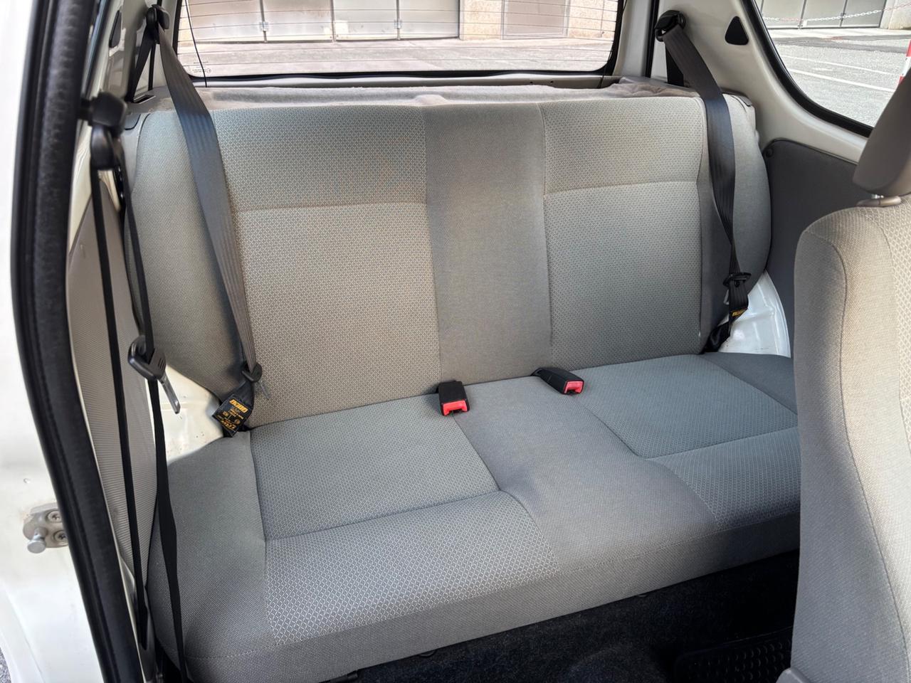 FIAT 600 1.1 CLIMA SERVOSTERZO AUTORADIO BT NEOPATENTATI ok