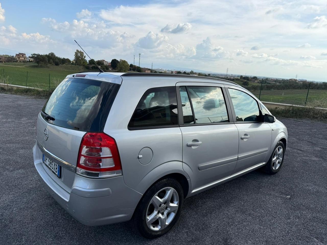 Opel Zafira 1.6 16V VVT Cosmo
