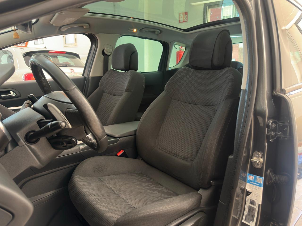 Peugeot 3008 1.6 e-HDi 112CV cambio robotizzato Stop&Start Active