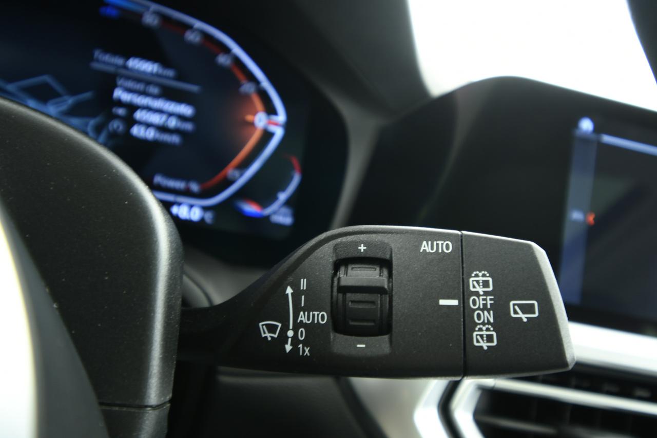 BMW 320d Touring mhev 48V Business Advantage auto