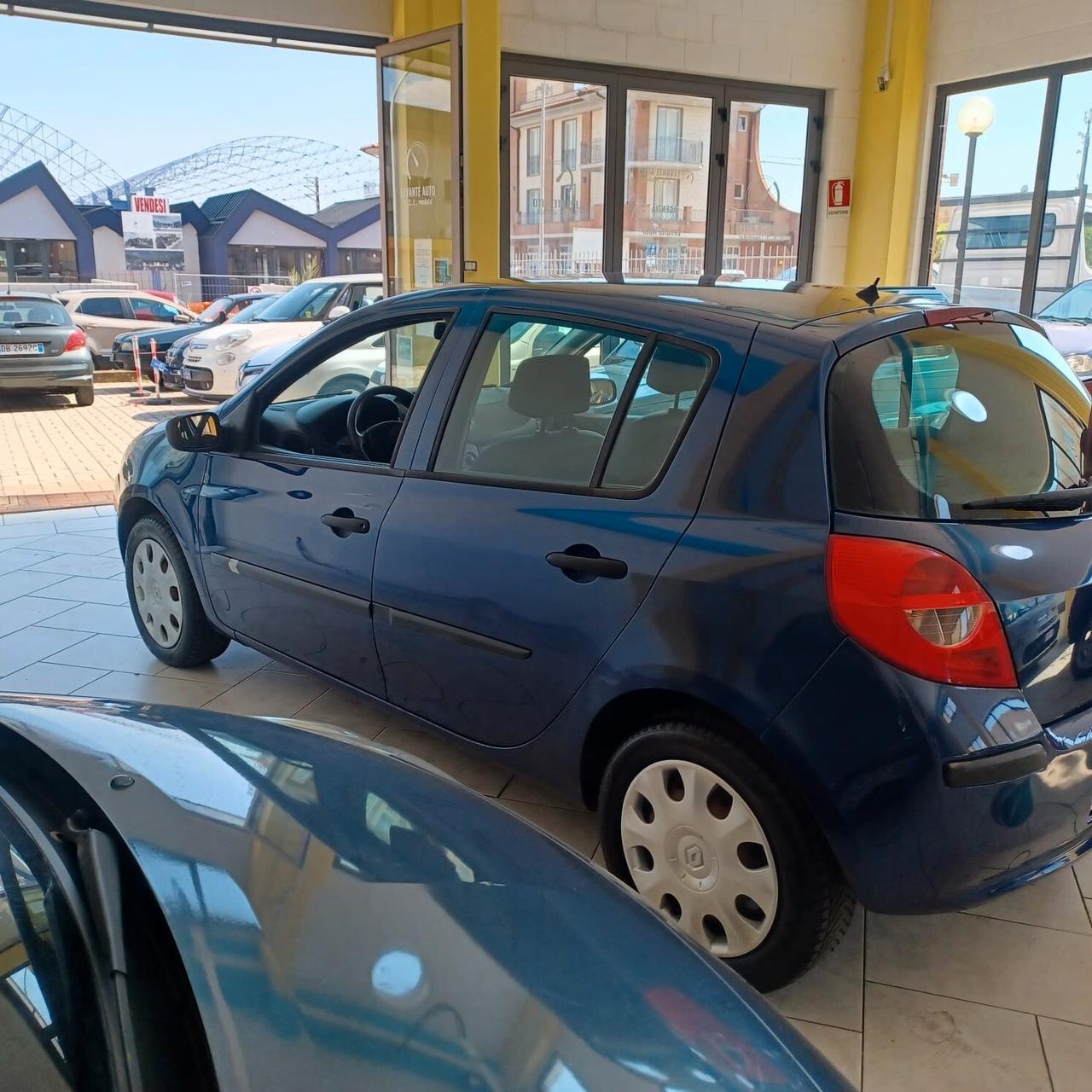 CLIO 1.1 BENZINA PER NEOPATENTATI GARANZIA INCLUSA
