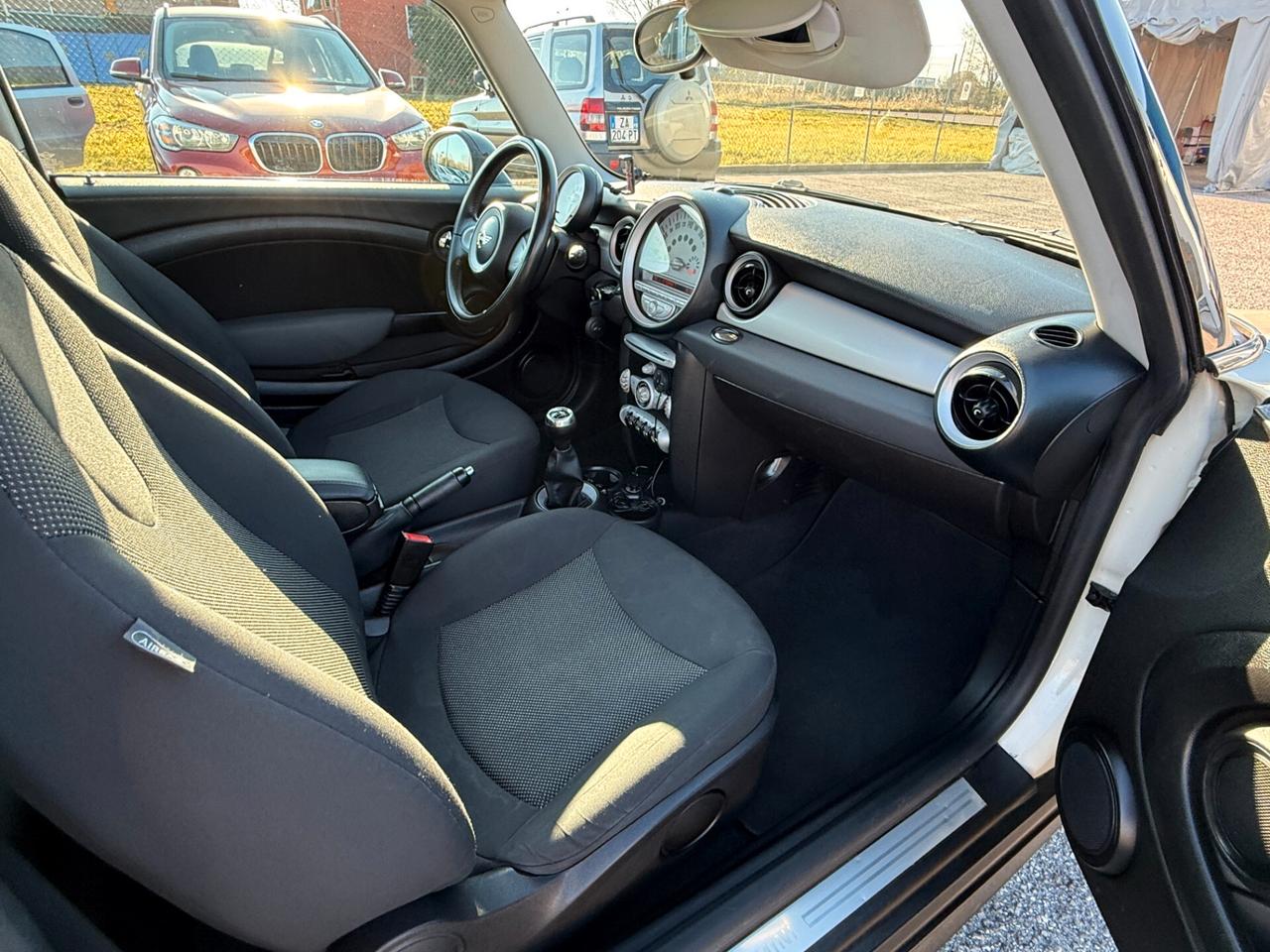 Mini 1.6 16V One (55kW)