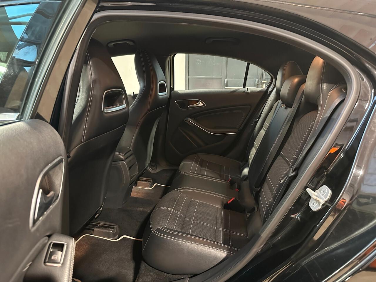 Mercedes-benz A 180 BlueEFFICIENCY Sport - UNICO PROP. CERCHI DA 19