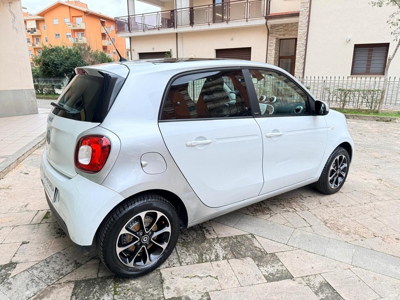 Smart ForFour 70 1.0 Passion 01/2016