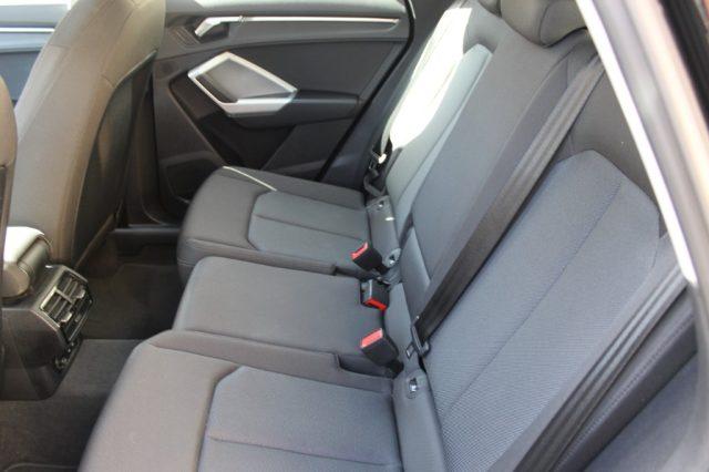 AUDI Q3 35 TDI Business