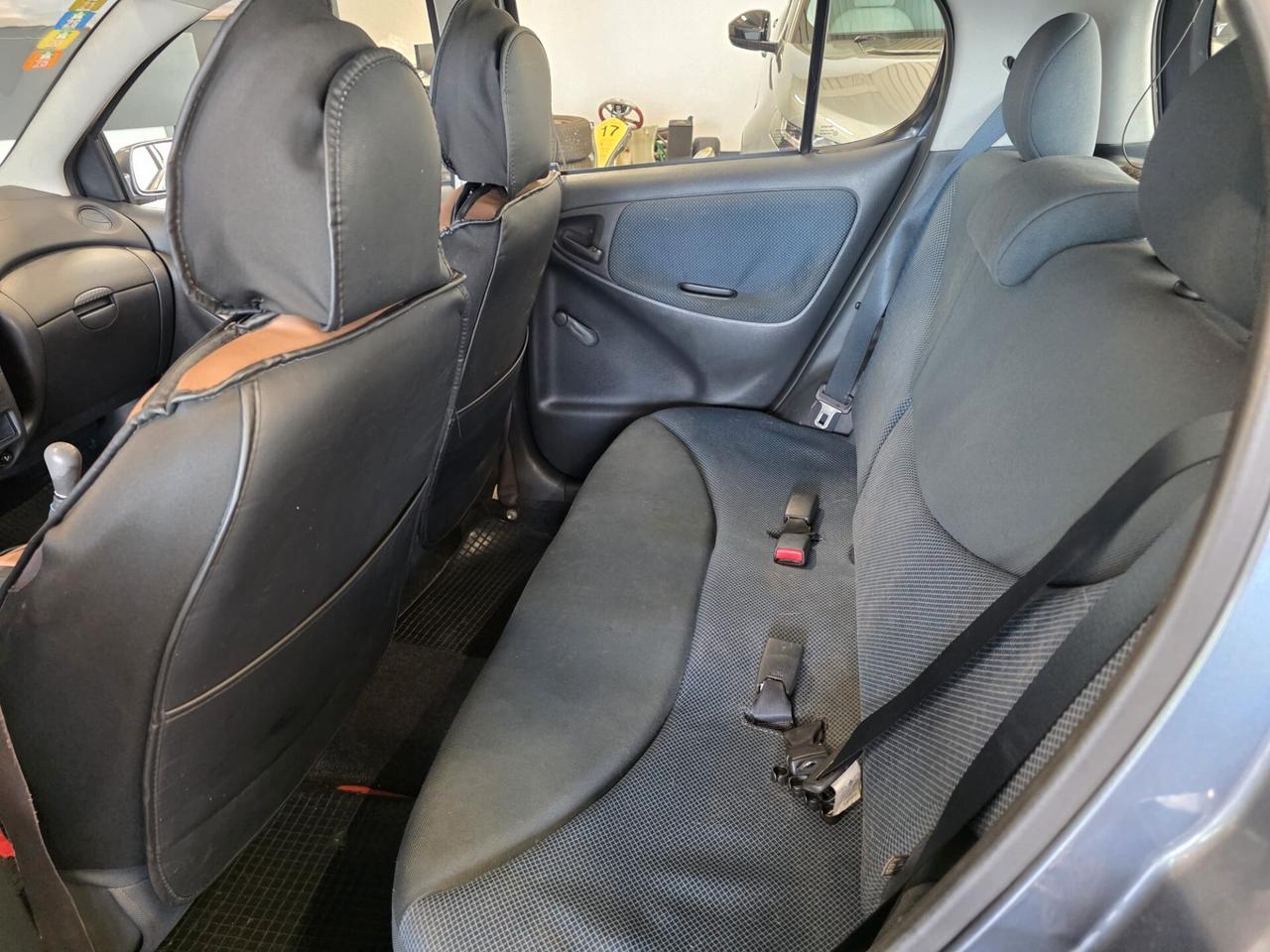 Toyota Yaris 1.4 tdi D-4D cat 5 porte Sol