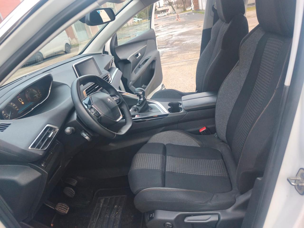 Peugeot 3008 2020---1.5 Diesel