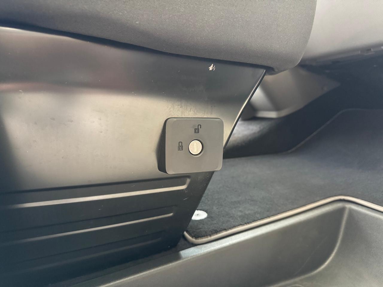 Volkswagen Caravelle 2.0TDI CRUIS GARANZIA 24 MESI