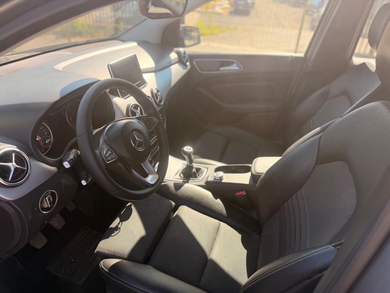 Mercedes-benz B 180 d Premium
