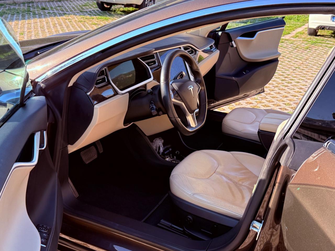 Tesla Model S 85 ,,RICARICA GRATIS A VITA”