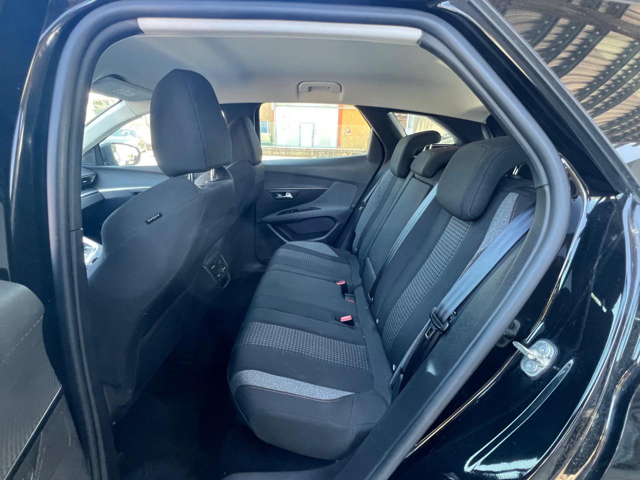 Peugeot 3008 BlueHDi 130cv Active Business