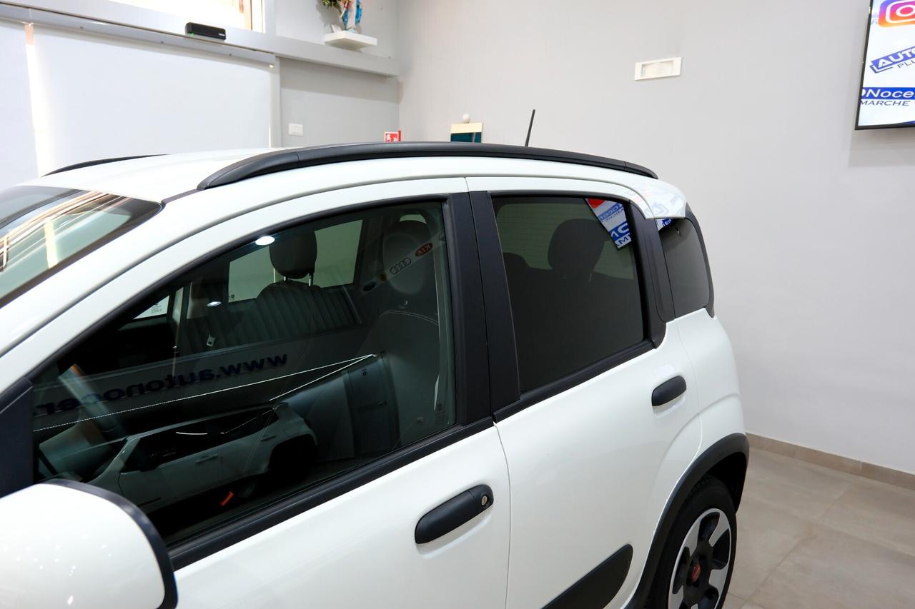 Fiat Panda Cross 1.0 HYBRID 70 cv CARPLAY