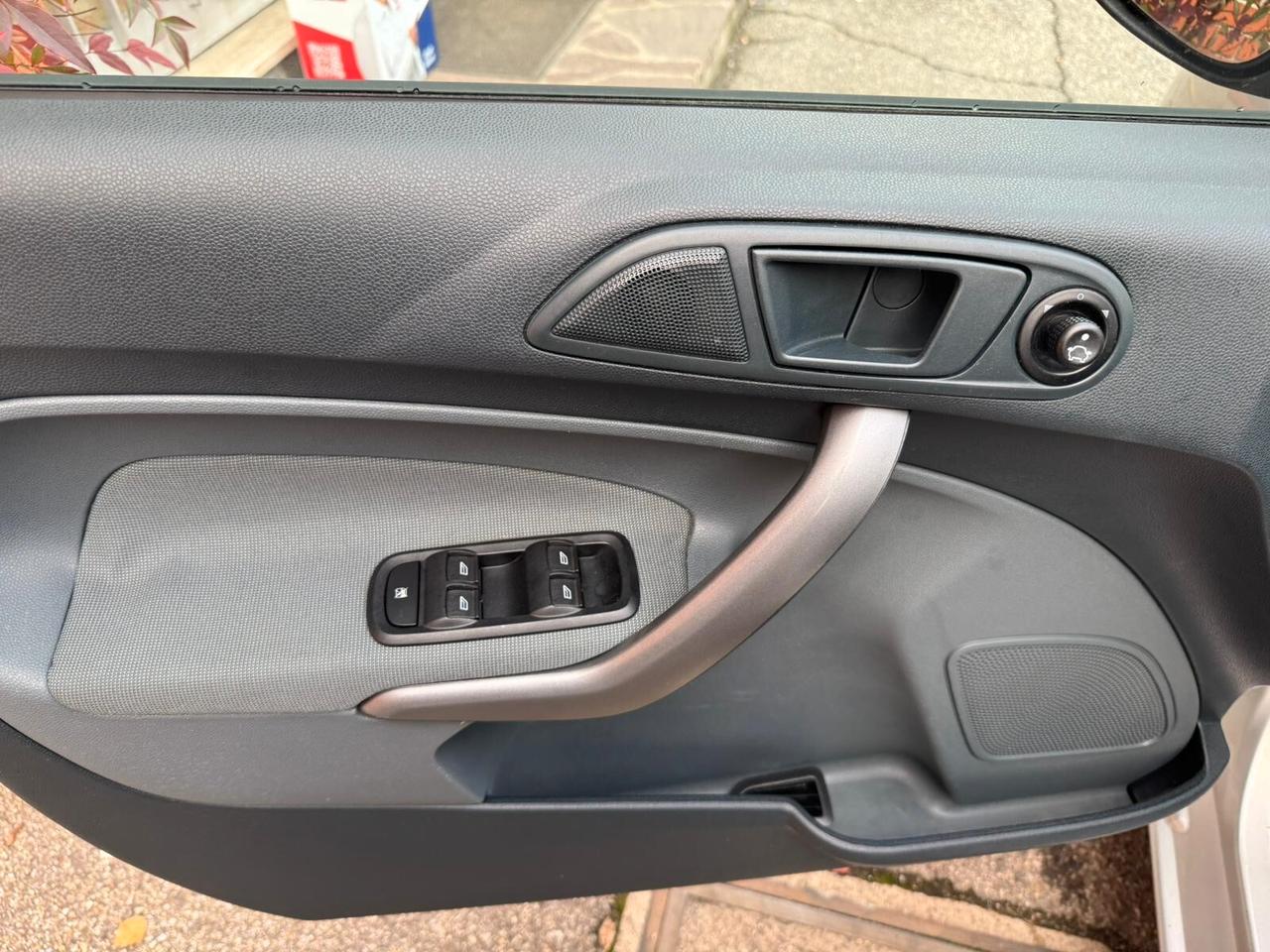 Ford Fiesta 1.4 TDCi 70CV 5 porte