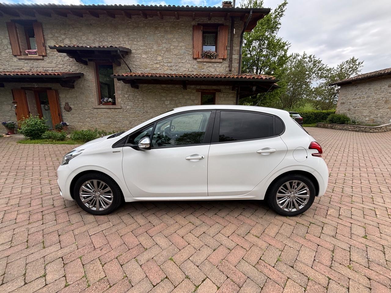 Peugeot 208 BlueHDi 75 5 porte Style OK NEOPATENTATI