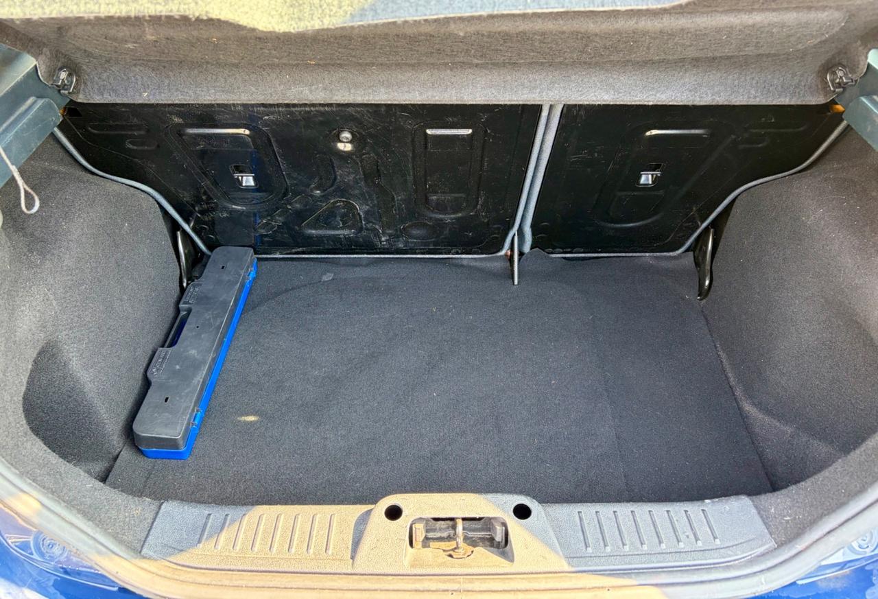 Ford Fiesta 1.2 82CV