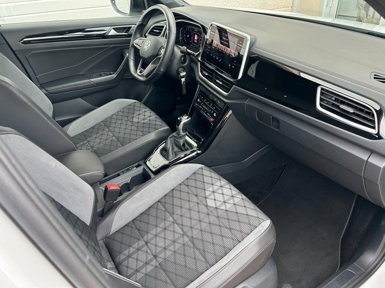 Volkswagen T-Roc 1.5 TSI ACT DSG R-Line