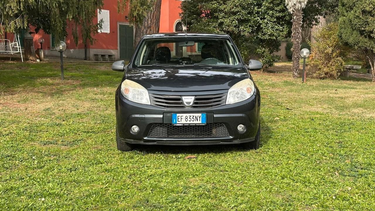 Dacia Sandero 1.2 16V Lauréate GPL 2010 NEOP leggi testo