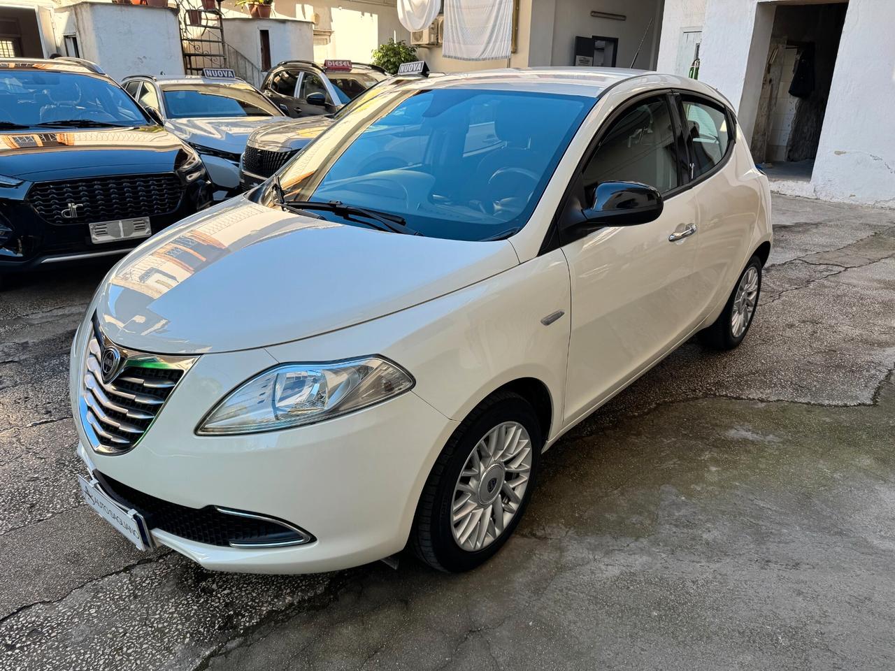 Lancia Ypsilon 1.2 69 CV 5 porte S&S Gold