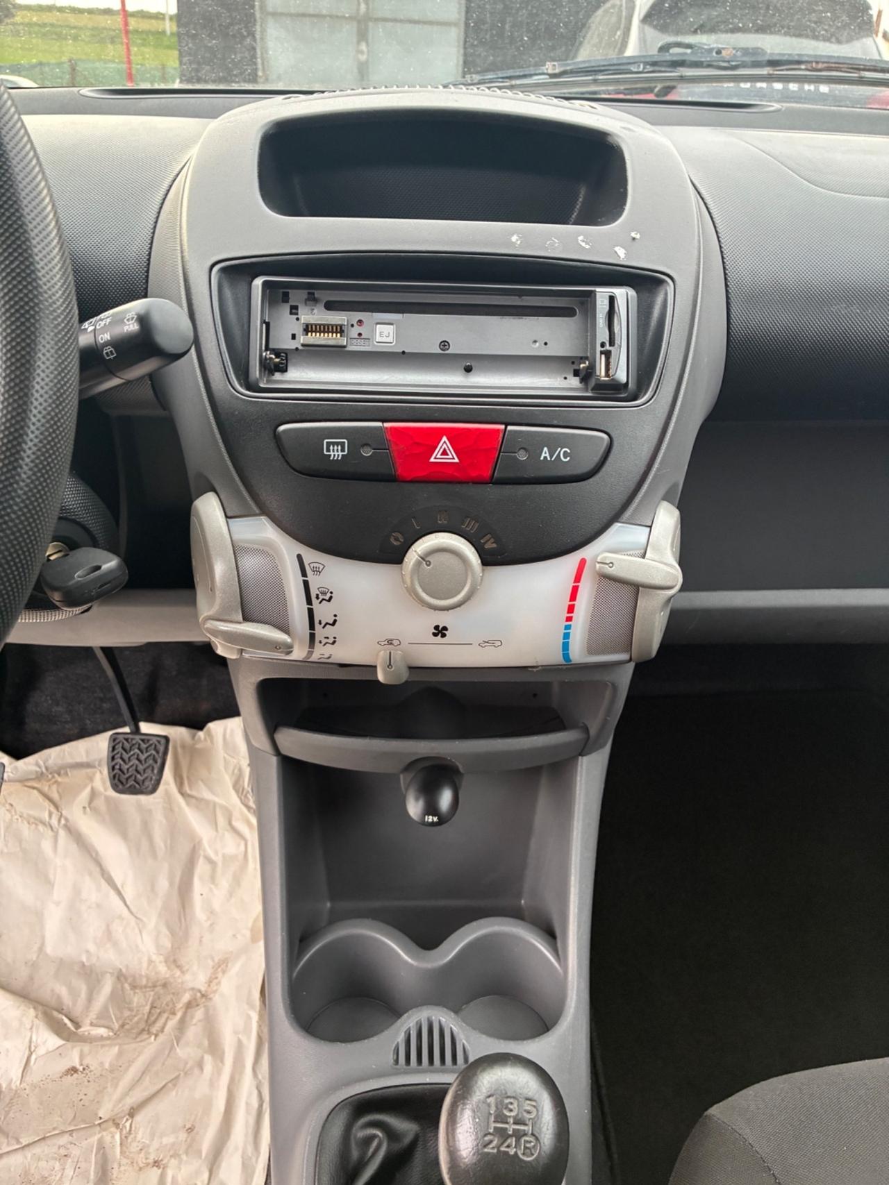 Toyota Aygo 1.0 12V VVT-i 3 porte Sol