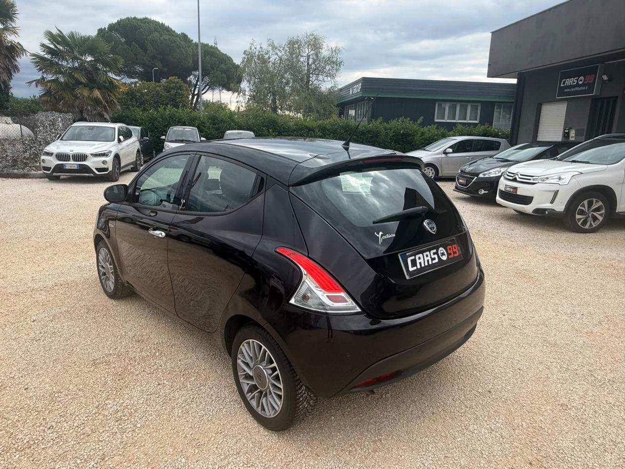 Lancia Ypsilon 0.9 TwinAir 85 CV 5 porte S&S Platinum