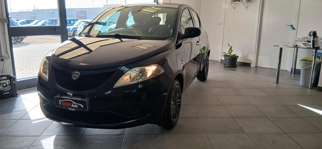 Lancia Ypsilon 1.2 BENZINA 69CV NEOPATENTATI