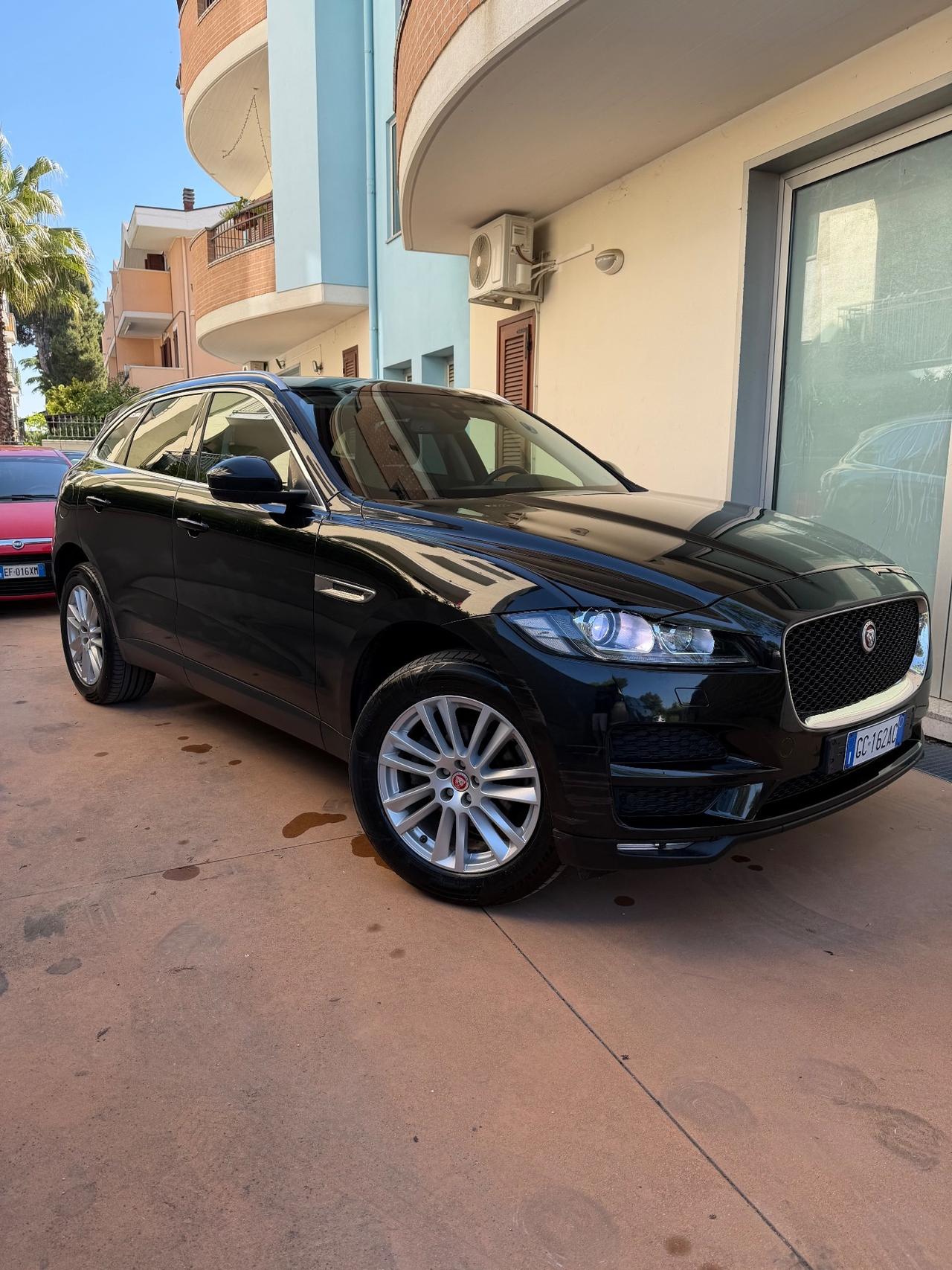 Jaguar F-Pace 2.0 D 180 CV AWD Prestige