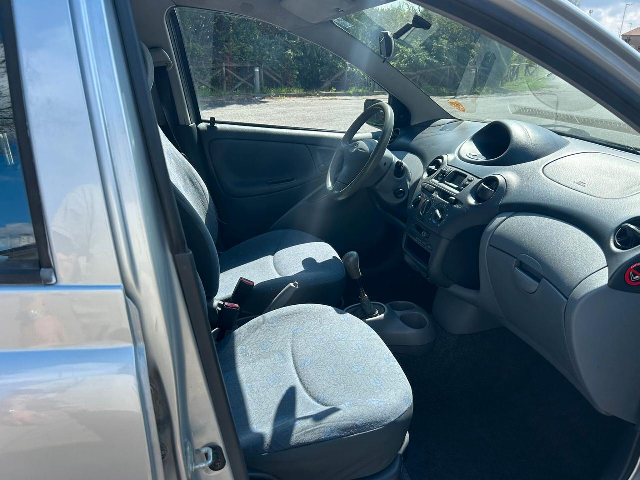 Toyota Yaris 1.0 benzina 5 porte