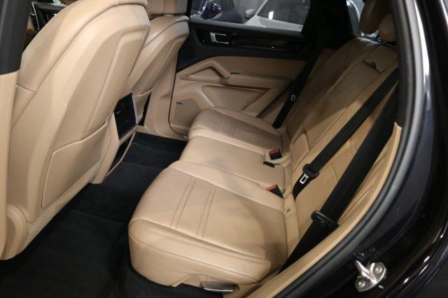 PORSCHE Cayenne 3.0 V6