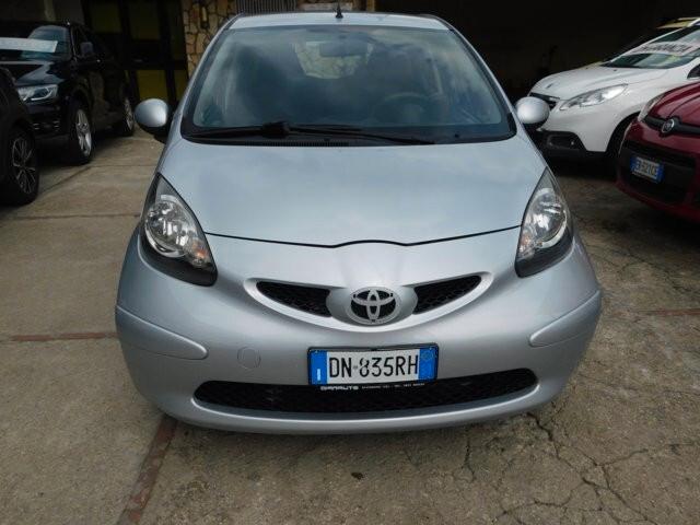 Toyota Aygo 1.0 12V VVT-i 5 porte Sol
