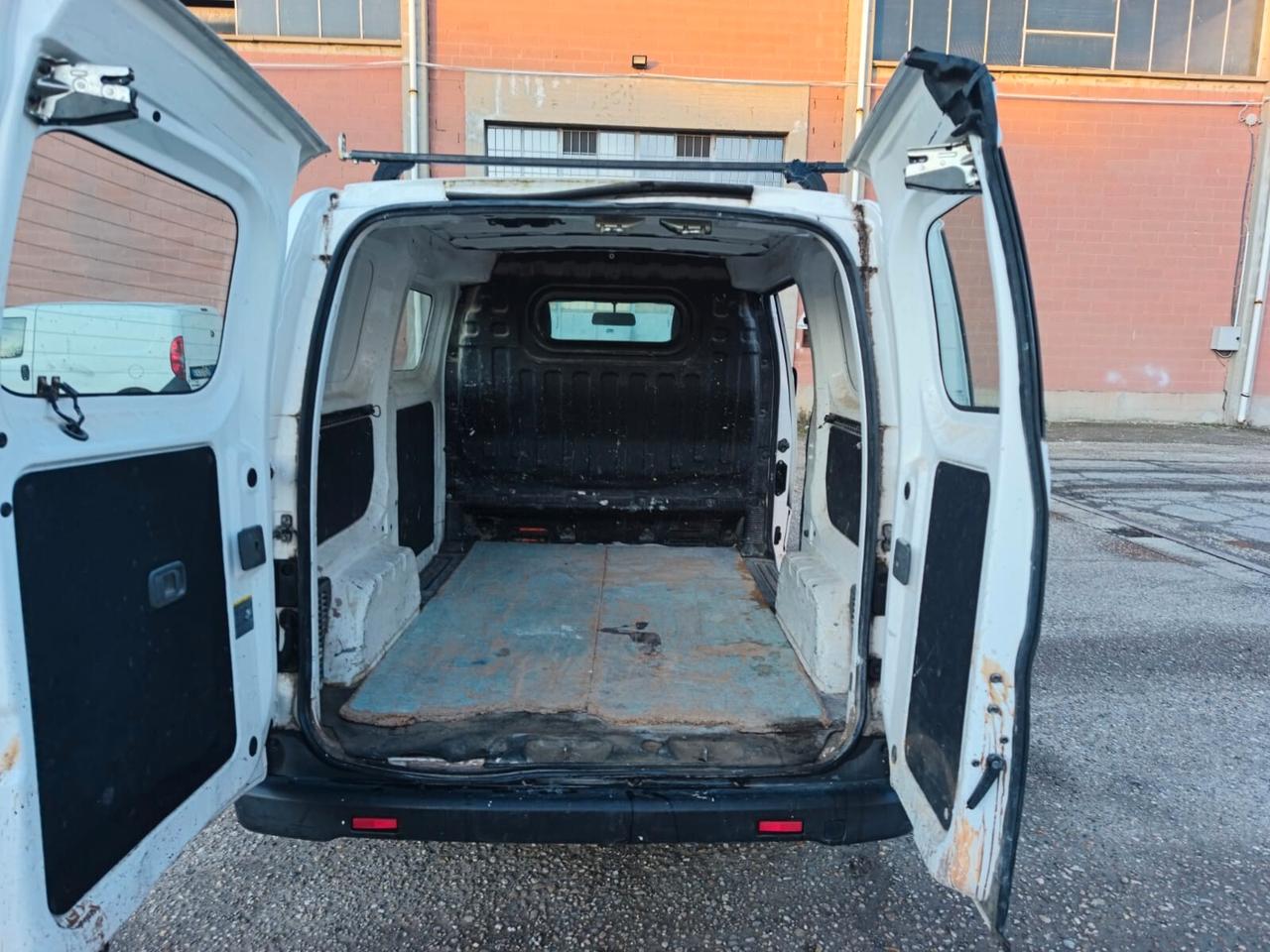 Nissan NV200 2015---1.5 Diesel Autocarro