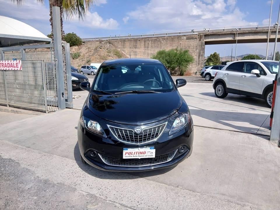 Lancia Ypsilon 1.0 FireFly 5 porte S&S Hybrid Alberta Ferretti