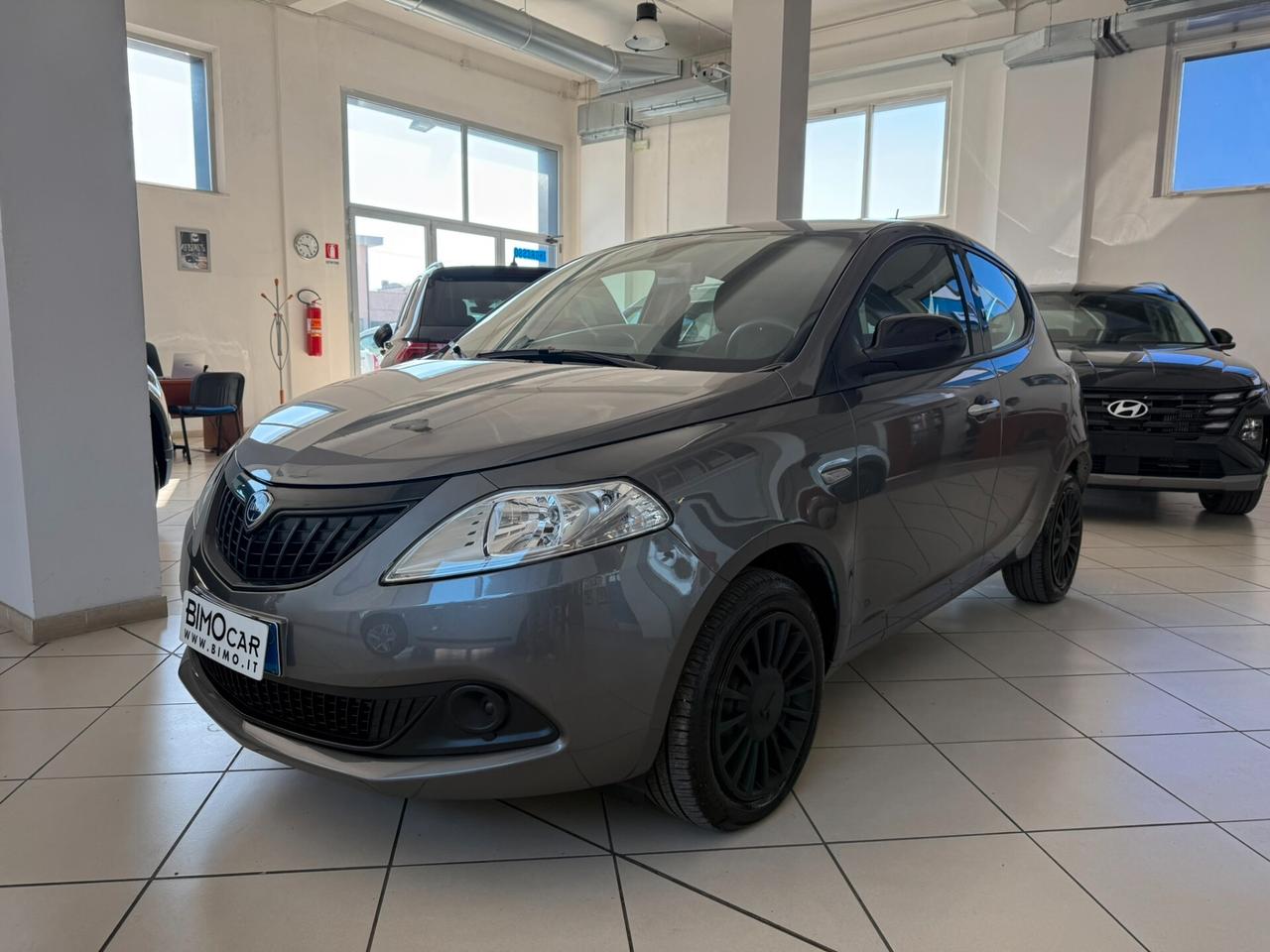 Lancia Ypsilon 1.0 FireFly 5 porte S&S Hybrid Gold