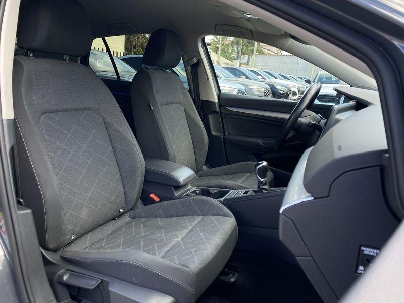 Volkswagen Golf 8 Life 2.0 TDI 116CV